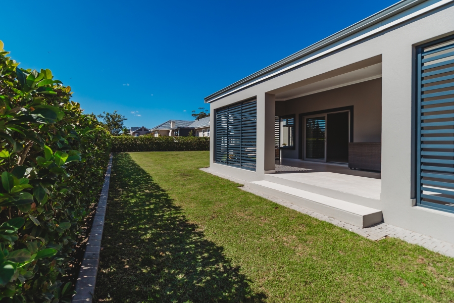 4 Bedroom Property for Sale in Kraaibosch Manor Western Cape